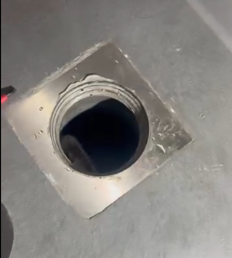 שחרור סתימה בשירותים